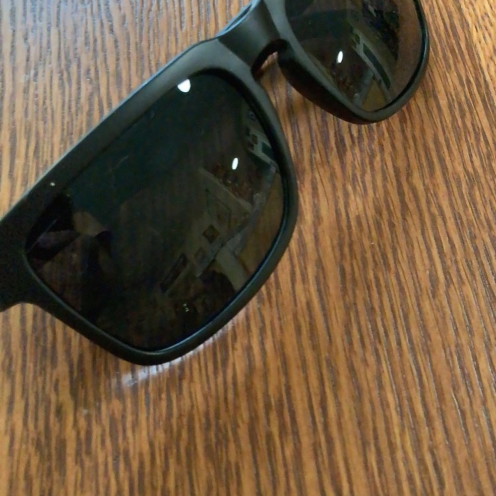 Sunglasses - Picture 3 of 3